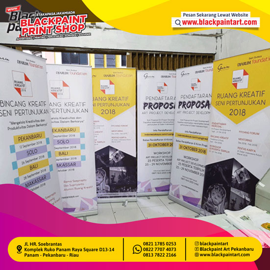 Roll Up Banner Uk. 85 x 200 cm (set)