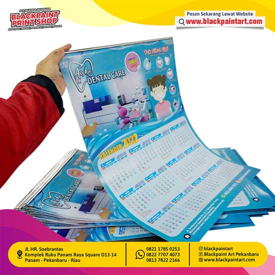 Kalender Dinding Custom 32 x 47 cm (Satuan)