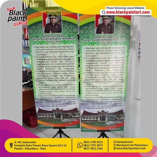 Tripod Banner Uk. 60 x 150 cm